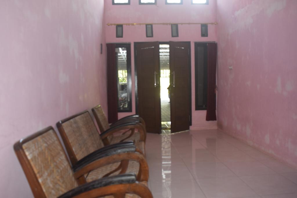 Blue Flame Inn Banyuwangi  Exterior photo