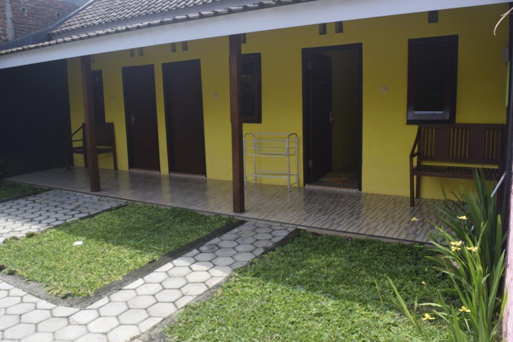 Blue Flame Inn Banyuwangi  Exterior photo