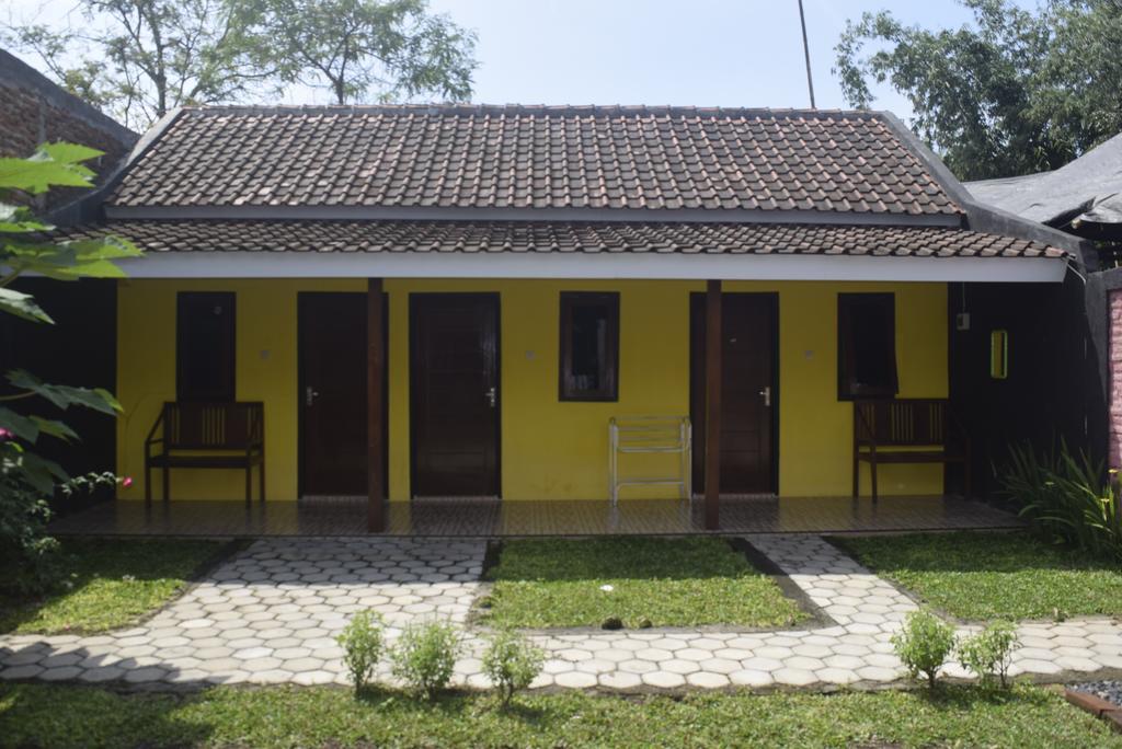 Blue Flame Inn Banyuwangi  Exterior photo